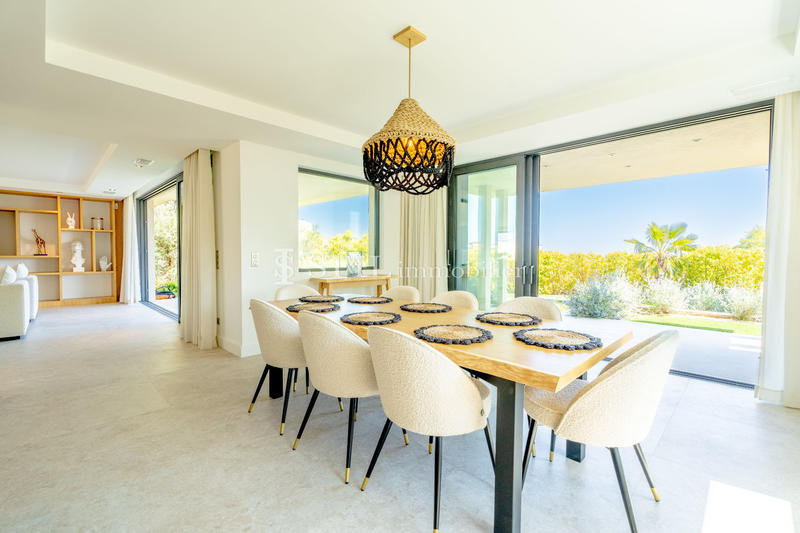 Villa - 370 m² - 6 pièces