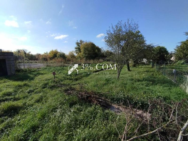 Terrain constructible - 638 m²