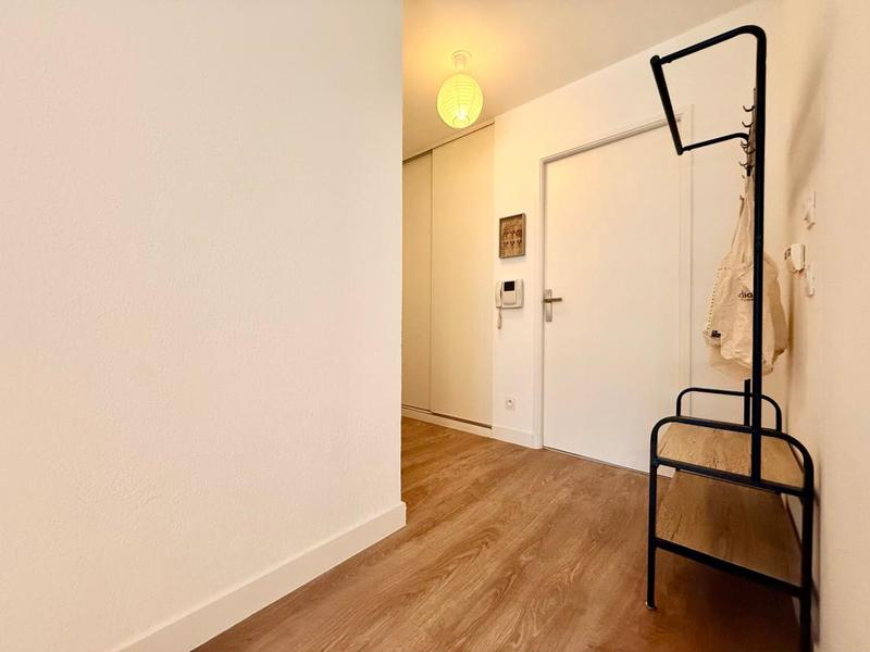 Appartement - 81 m² - 2 pièces
