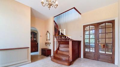 Maison - 245 m² - 10 pièces