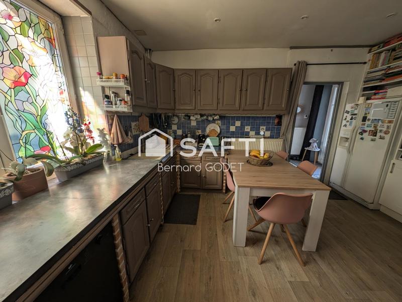 Maison - 374 m² - 14 pièces