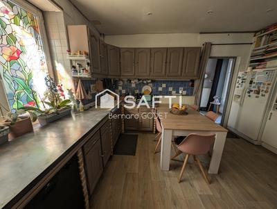 Maison - 374 m² - 14 pièces