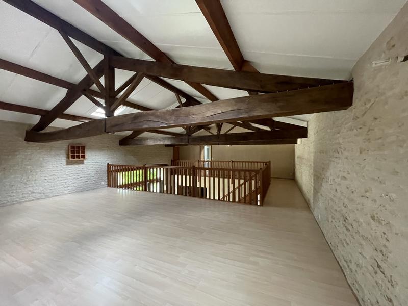 Maison - 392 m² - 8 pièces