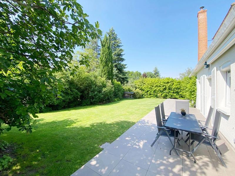 Maison - 305 m² - 6 pièces