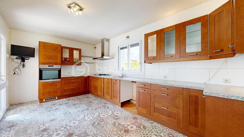 Demeure - 137 m² - 5 pièces