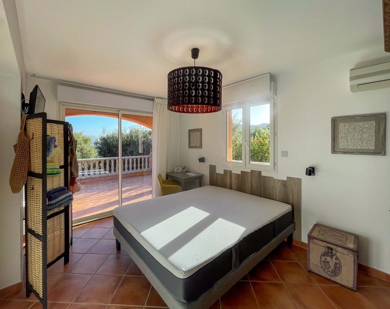 Maison - 142 m² - 6 pièces