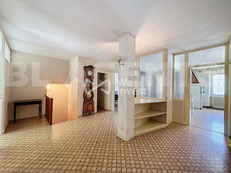 Maison - 284 m² - 13 pièces