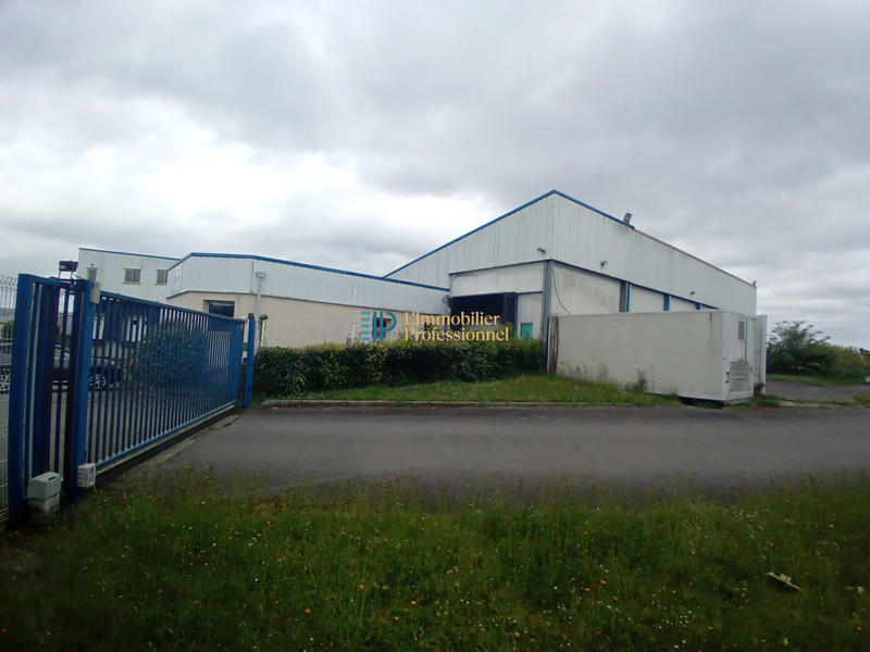 Local d'activités - 2 500 m²