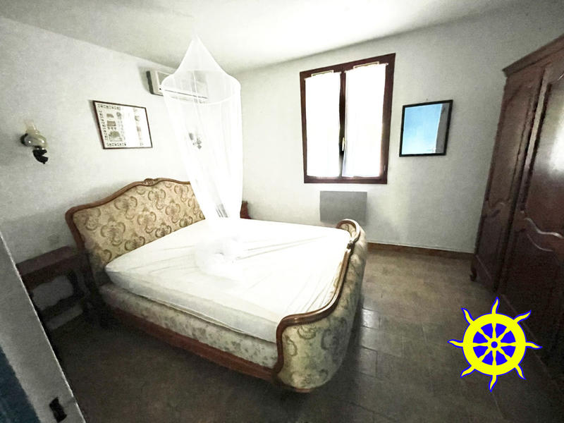 Villa - 100 m² - 5 pièces