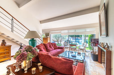 Maison - 258 m² - 10 pièces