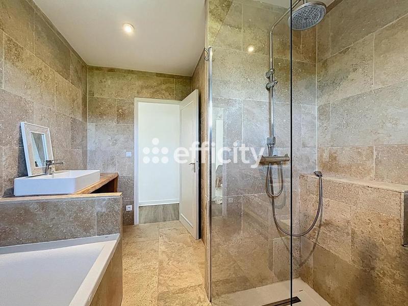 Maison - 155 m² - 6 pièces