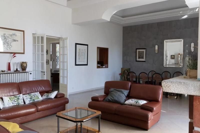 Maison - 375 m² - 7 pièces