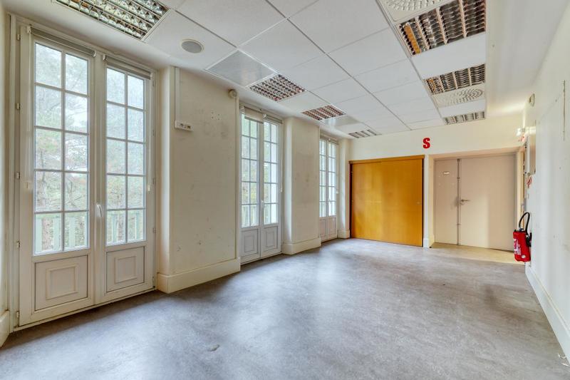 Villa - 439 m² - 12 pièces