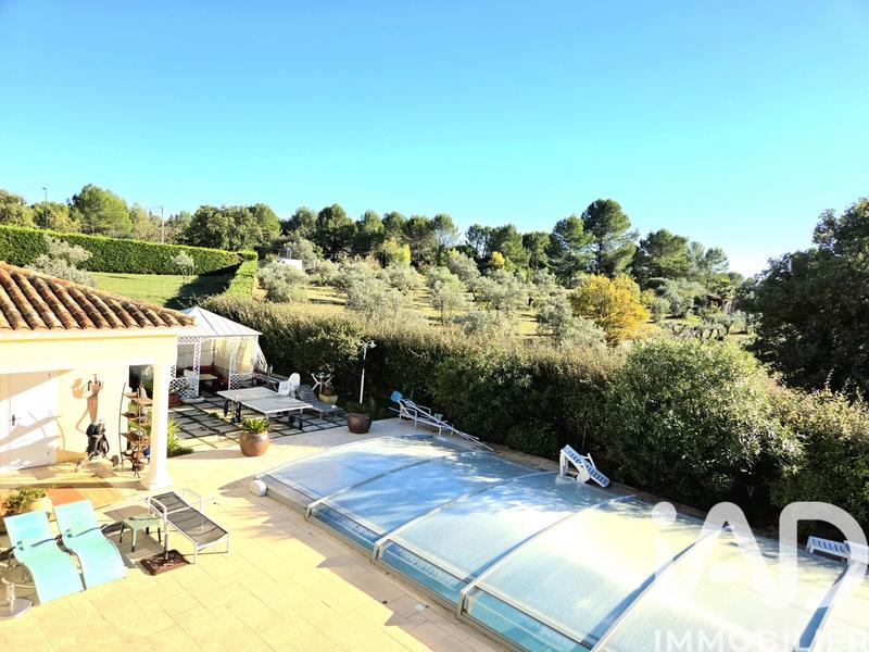 Maison - 300 m² - 7 pièces