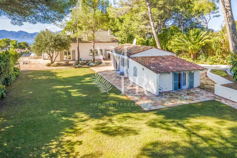 Propriété - 480 m² - 10 pièces