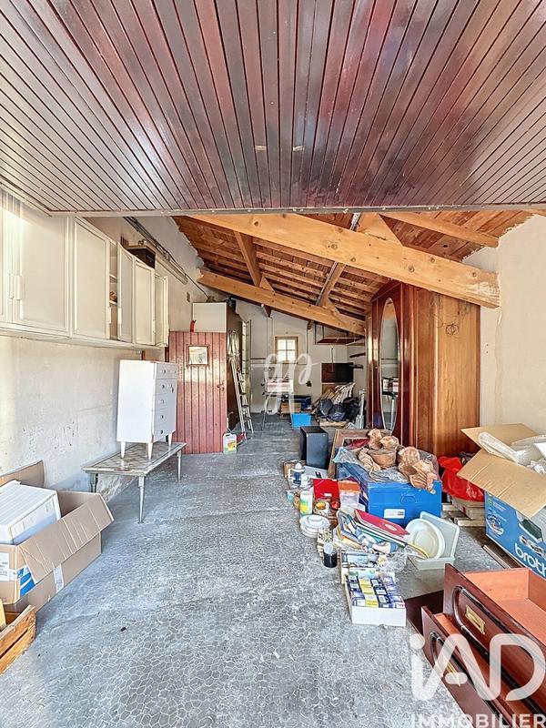 Maison - 233 m² - 7 pièces