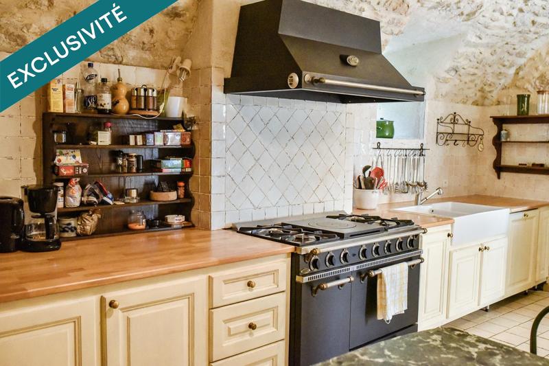 Maison - 465 m² - 15 pièces