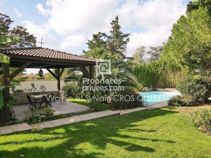 Maison - 245 m² - 7 pièces