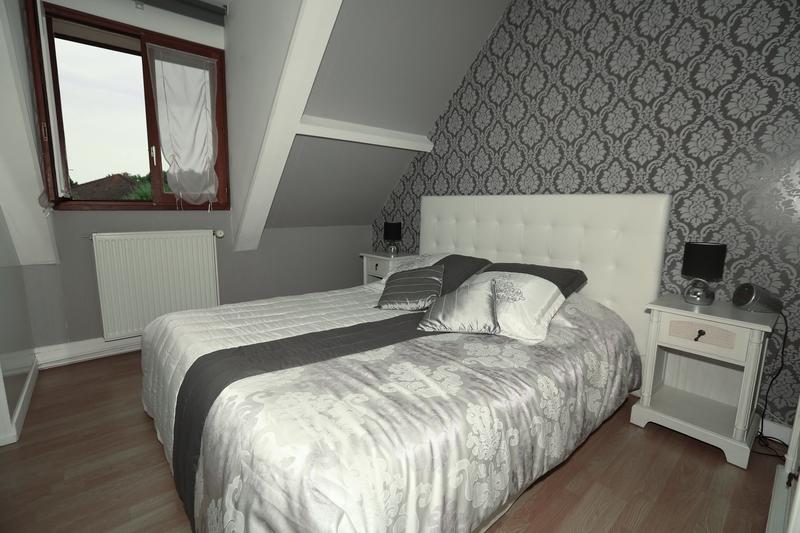 Maison - 215 m² - 9 pièces