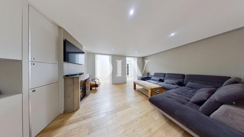 Appartement - 183 m² - 6 pièces