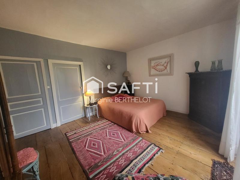 Maison - 268 m² - 8 pièces