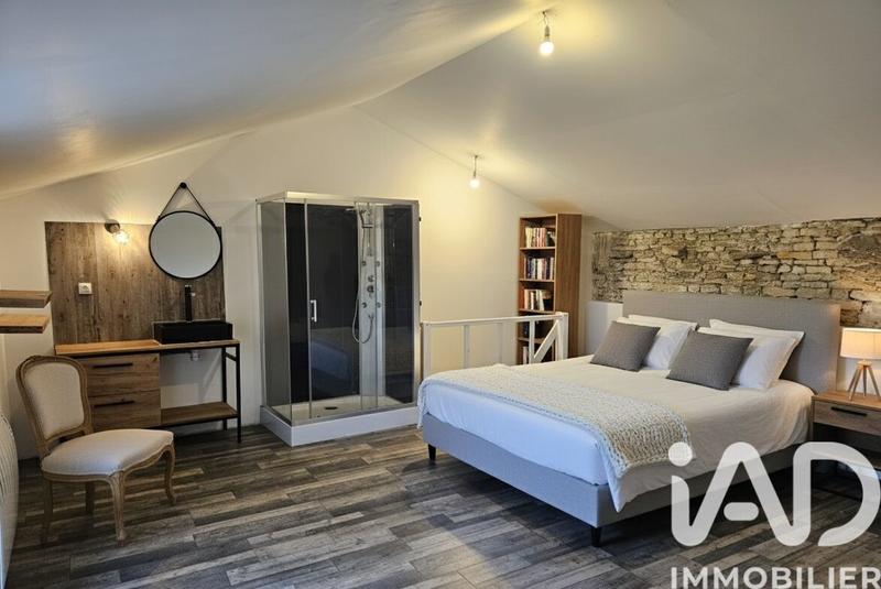 Maison - 197 m² - 7 pièces