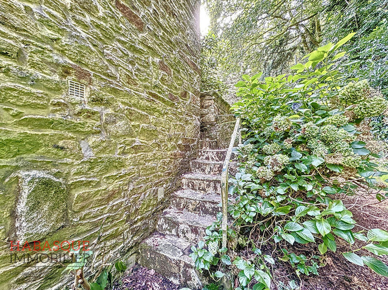 Maison - 281 m² - 9 pièces