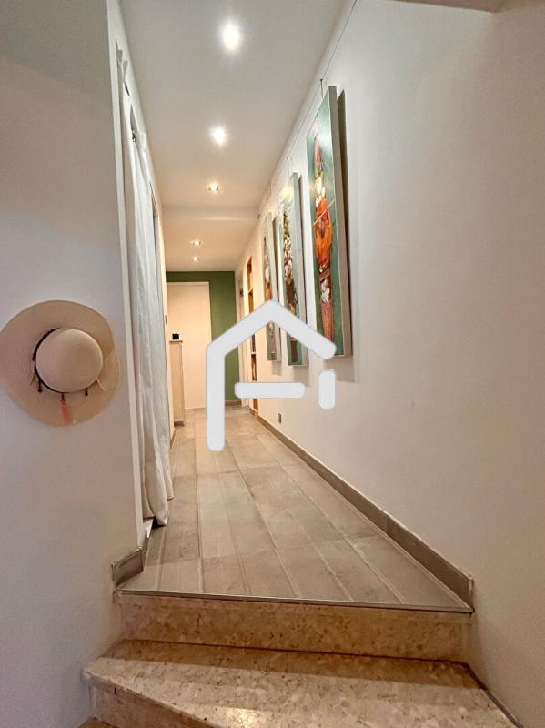 Villa - 284 m² - 7 pièces