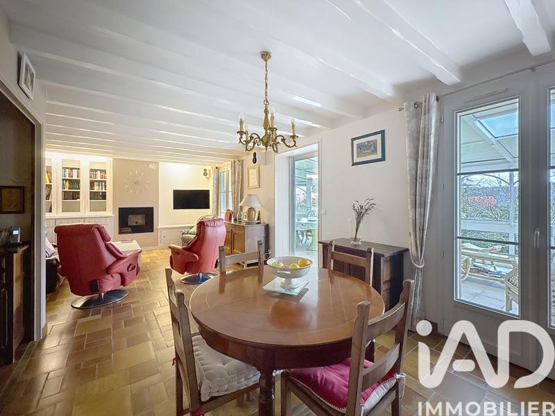 Maison - 140 m² - 8 pièces