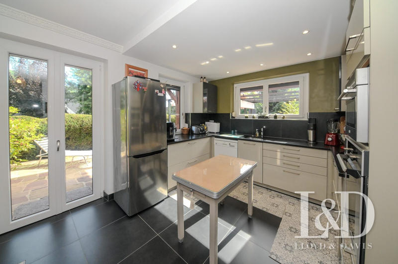 Maison contemporaine - 181 m² - 7 pièces