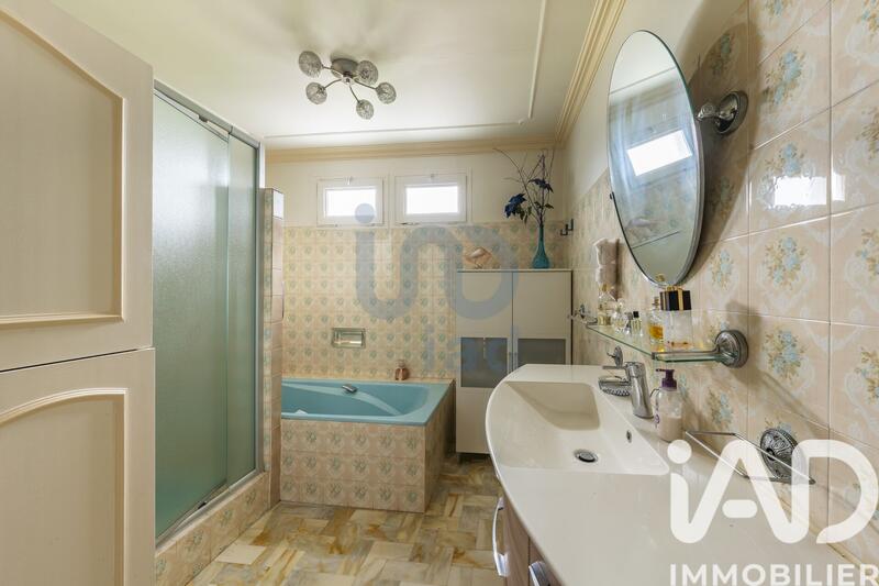 Maison - 195 m² - 8 pièces