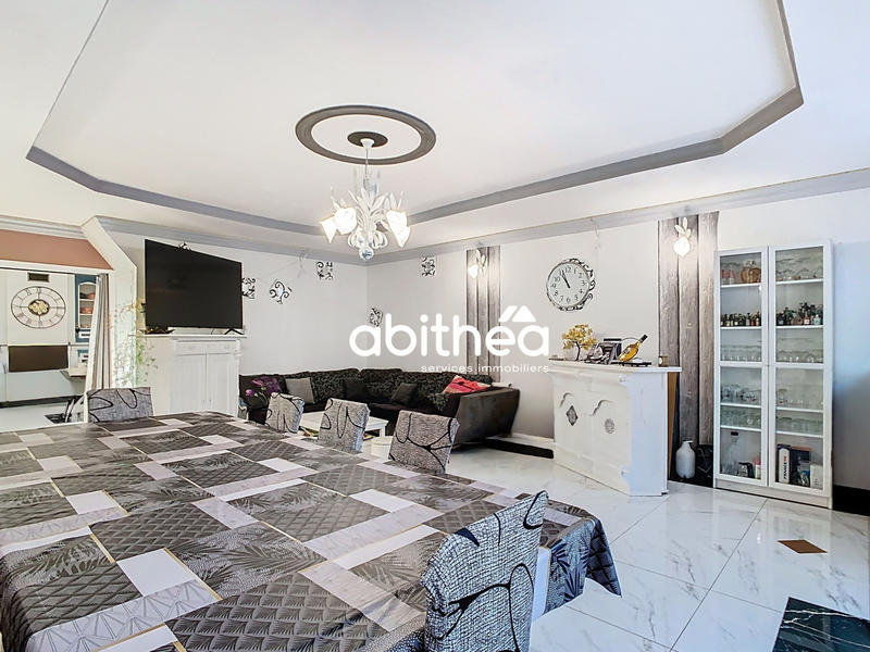 Maison - 182 m² - 7 pièces