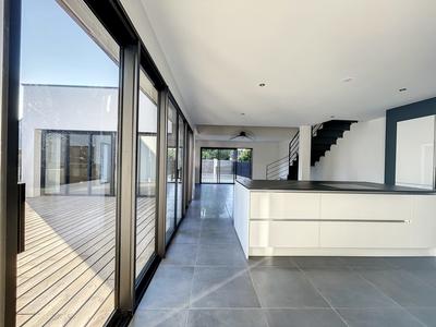 Maison contemporaine - 164 m² - 6 pièces