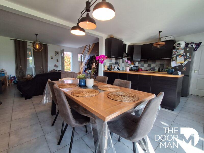 Maison - 102 m² - 6 pièces