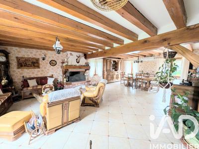 Maison - 201 m² - 7 pièces