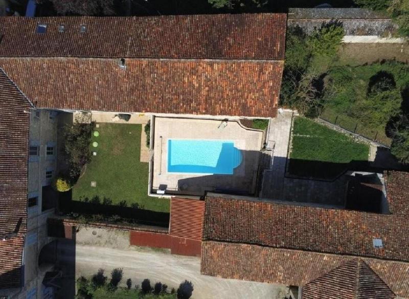 Maison - 392 m² - 10 pièces