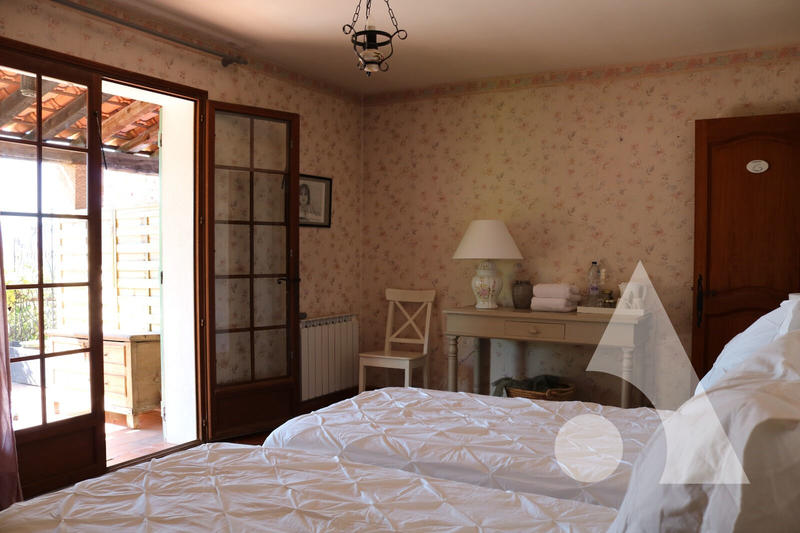 Maison - 290 m² - 10 pièces