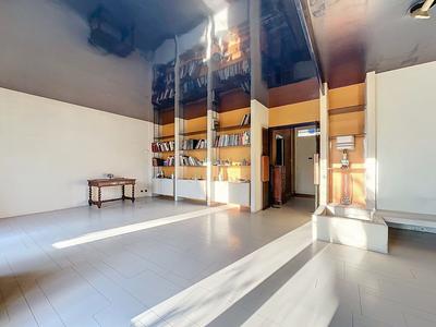 Maison - 261 m² - 8 pièces