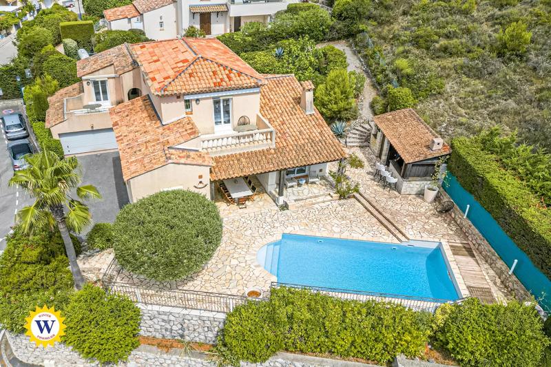 Villa - 220 m² - 6 pièces