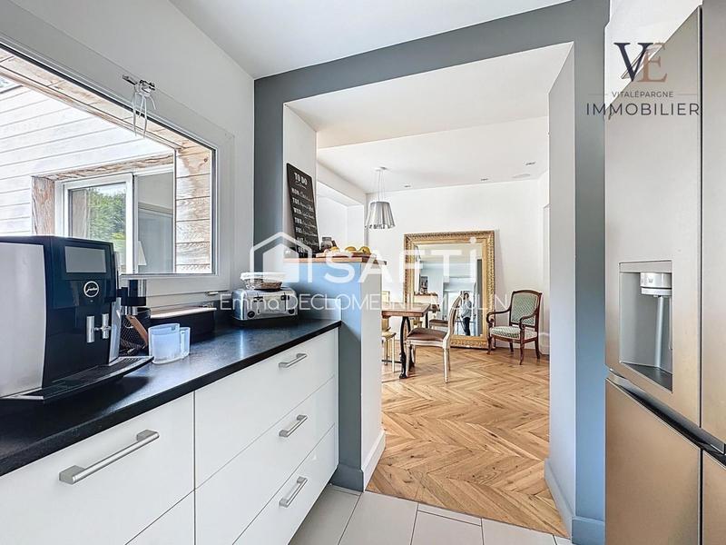 Maison - 232 m² - 8 pièces