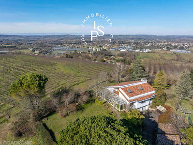 Maison - 203 m² - 6 pièces