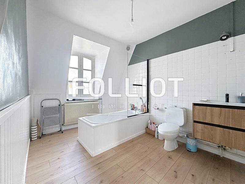 Maison - 200 m² - 9 pièces