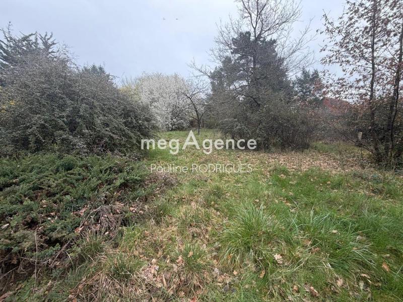 Terrain constructible - 857 m²