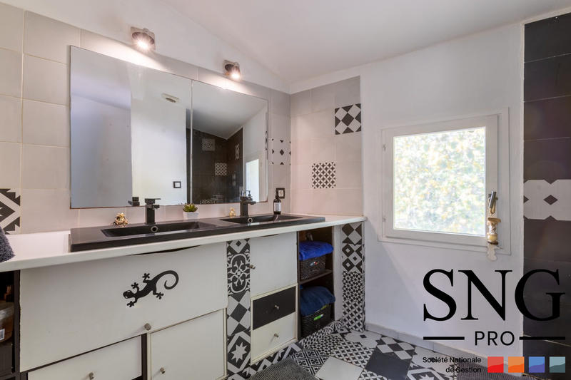 Maison - 146 m² - 8 pièces