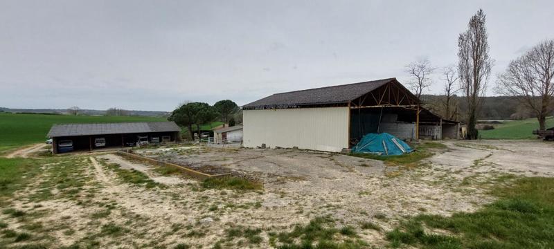 Corps de ferme - 300 m² - 1 pièce