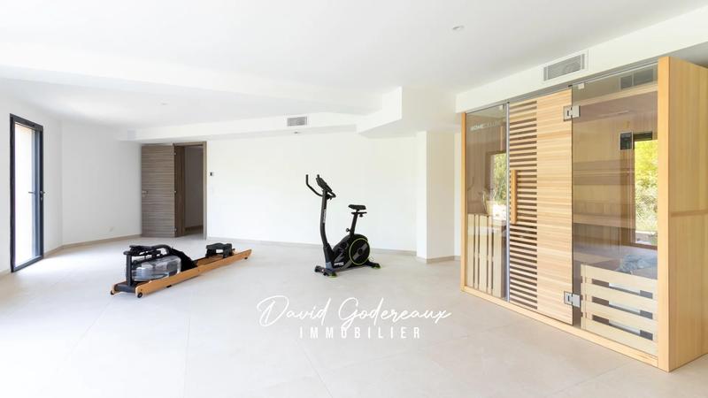 Villa - 287 m² - 8 pièces