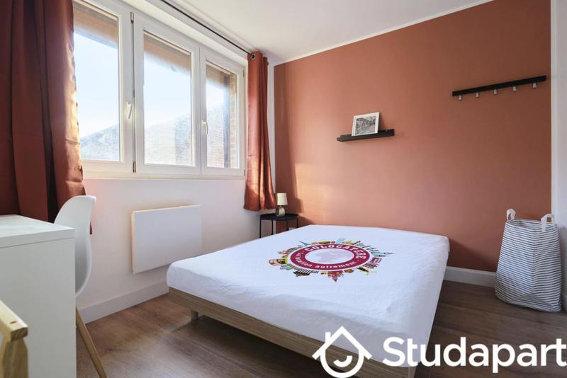 Chambre - 12 m² - 1 pièce