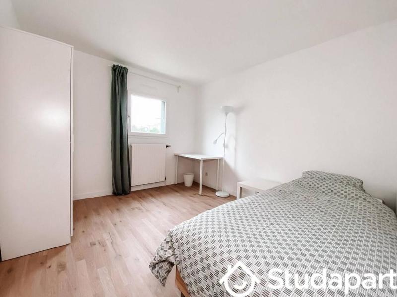 Chambre - 11 m² - 1 pièce