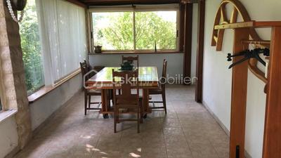 Maison traditionnelle - 167 m² - 4 pièces