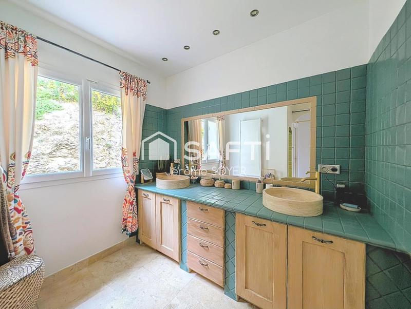 Villa - 179 m² - 6 pièces